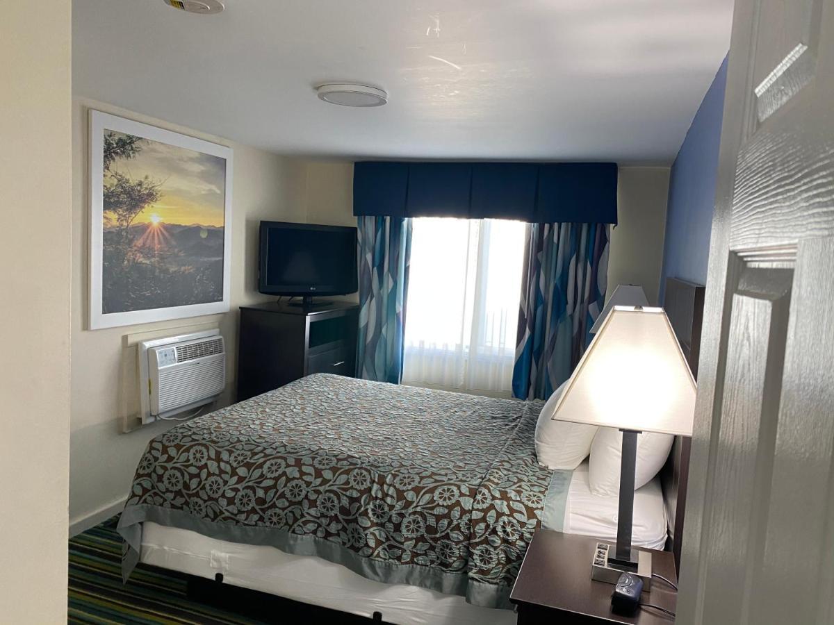 Days Inn By Wyndham Lincoln Exterior photo