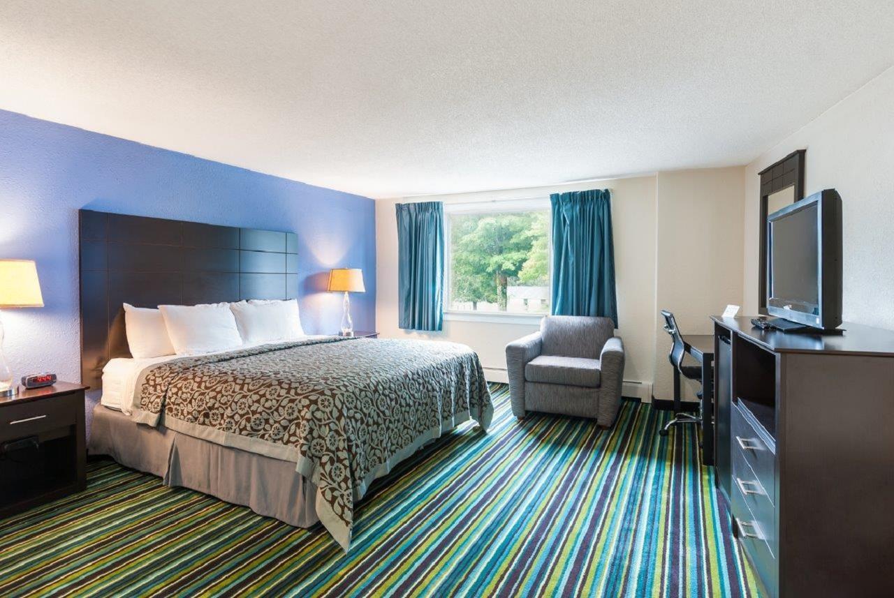 Days Inn By Wyndham Lincoln Exterior photo