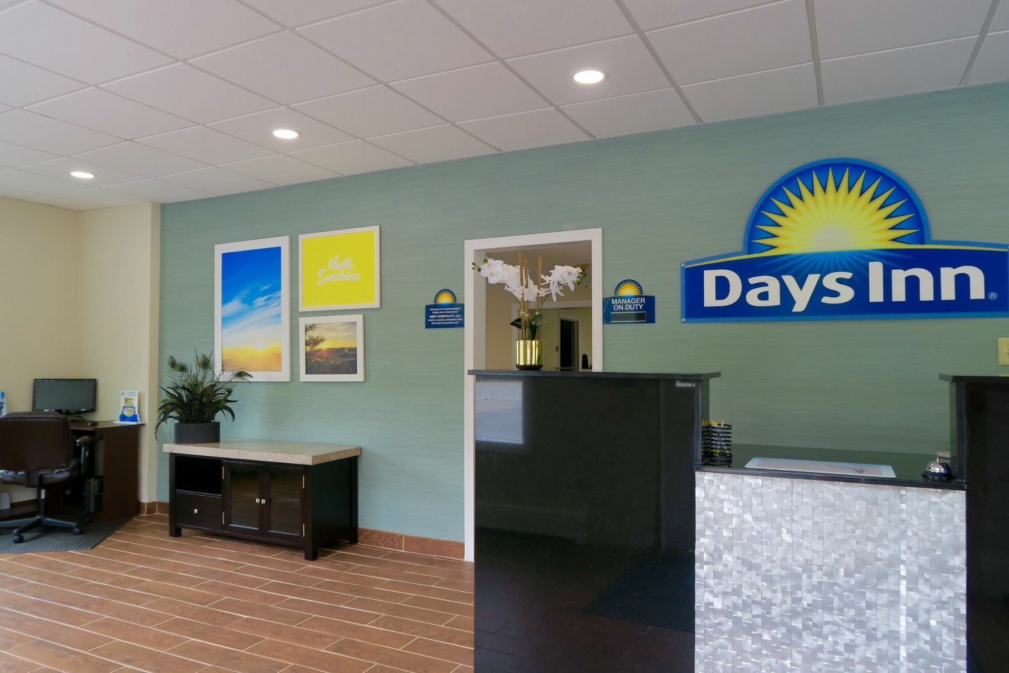 Days Inn By Wyndham Lincoln Exterior photo